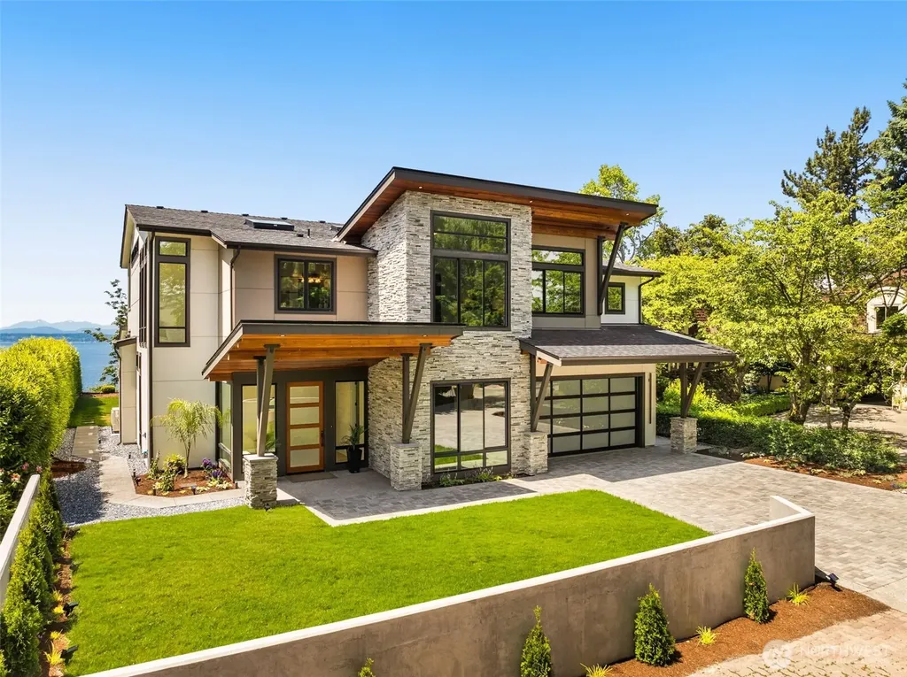 4800 52nd Avenue SW Seattle WA 98116