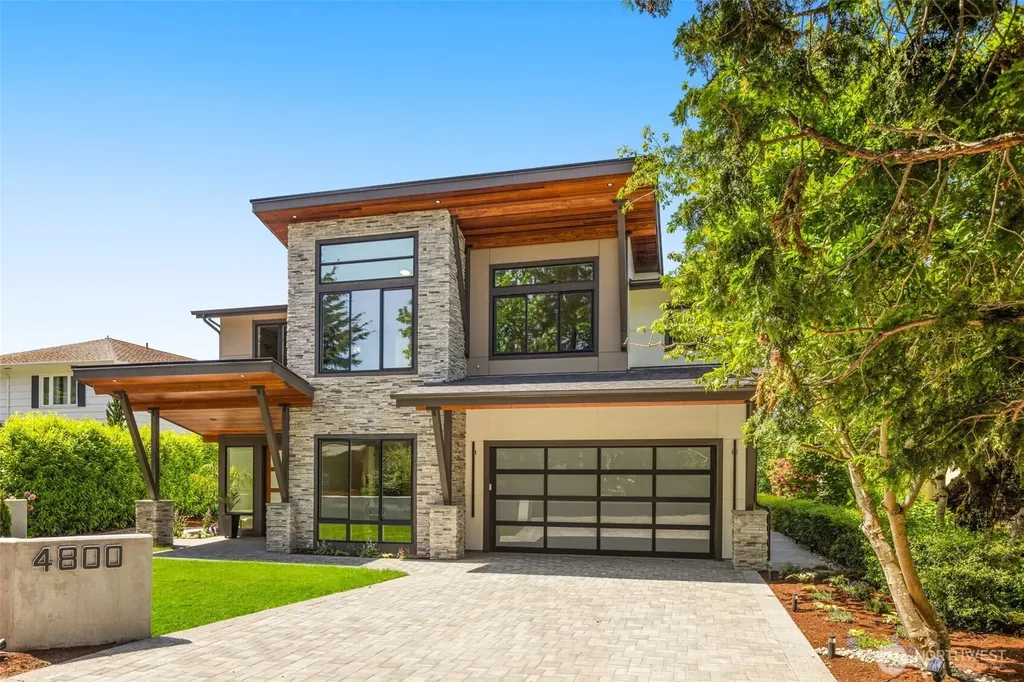 4800 52nd Avenue SW Seattle WA 98116