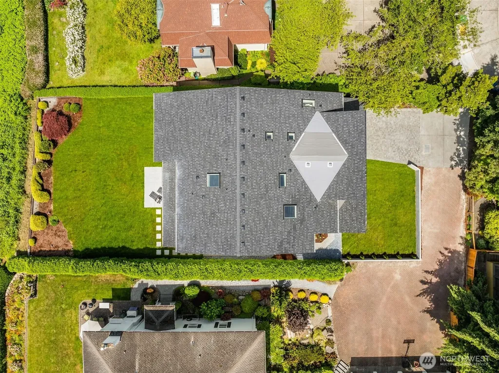 4800 52nd Avenue SW Seattle WA 98116