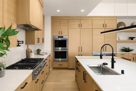 4800 52nd Avenue SW Seattle WA 98116