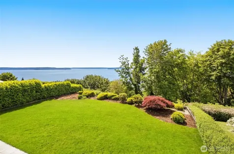 4800 52nd Avenue SW Seattle WA 98116