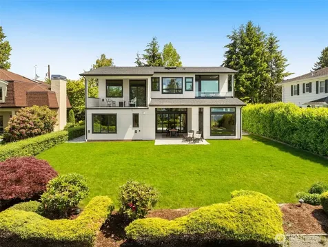 4800 52nd Avenue SW Seattle WA 98116