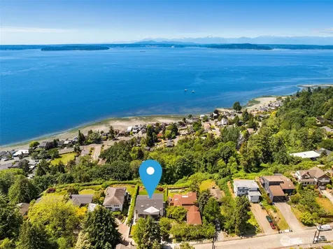4800 52nd Avenue SW Seattle WA 98116