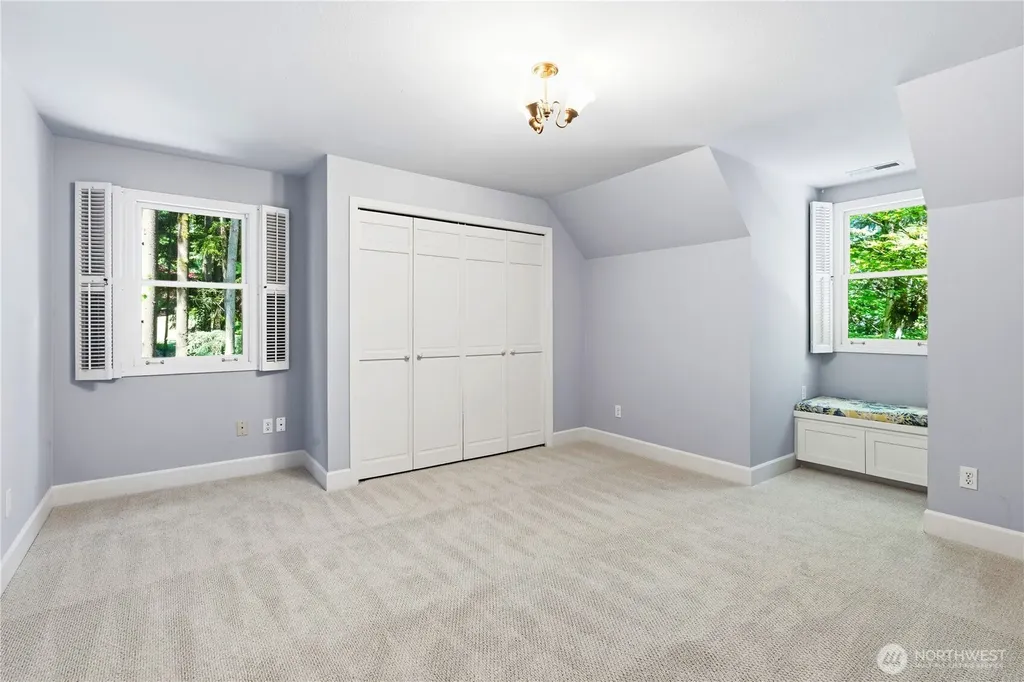 13555 NE 54th Place Bellevue WA 98005