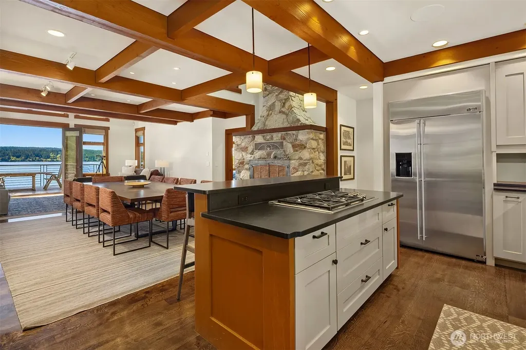 4174 Beach Drive Freeland WA 98249