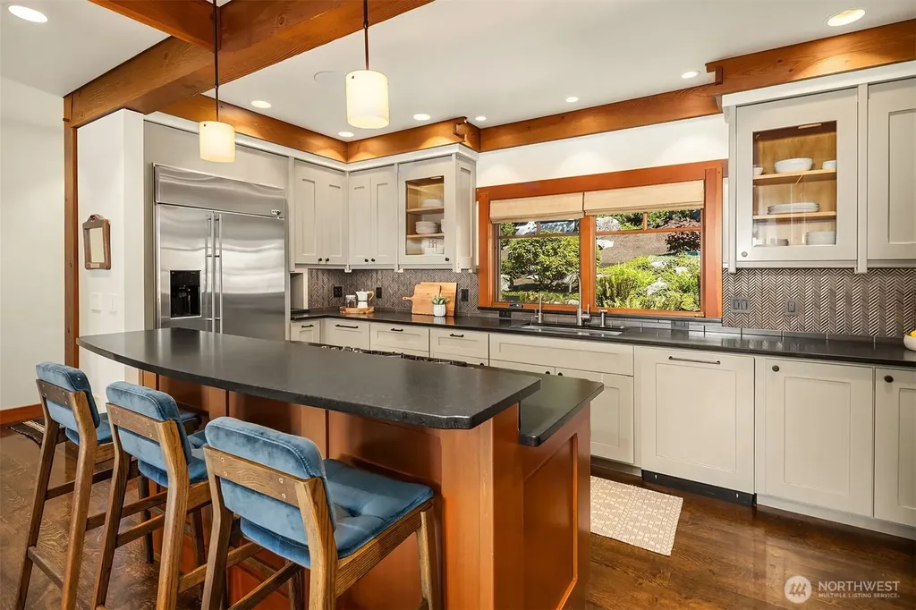 4174 Beach Drive Freeland WA 98249