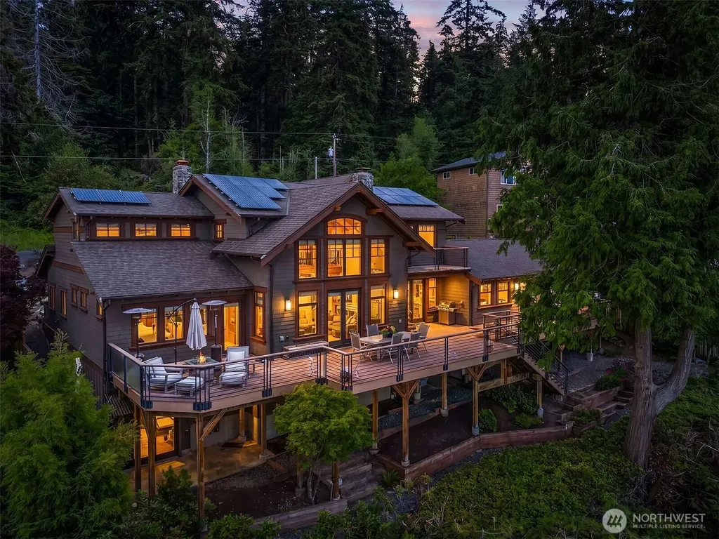 4174 Beach Drive Freeland WA 98249