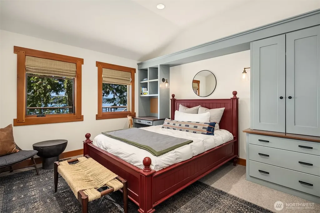 4174 Beach Drive Freeland WA 98249