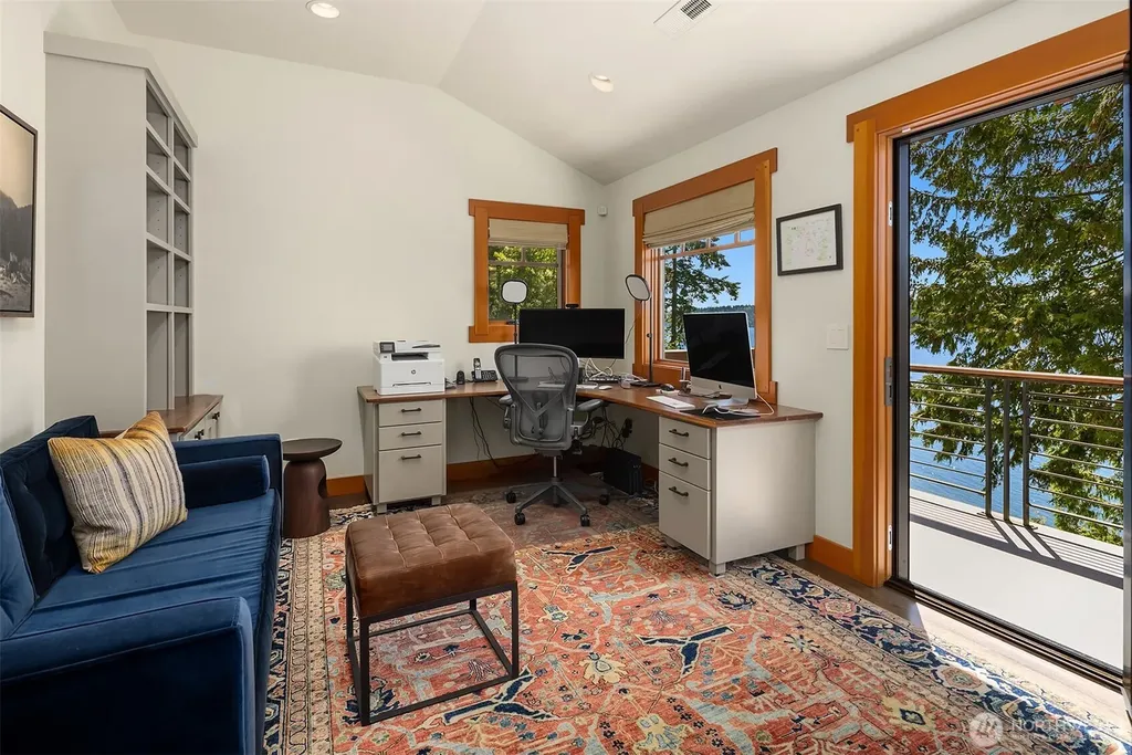 4174 Beach Drive Freeland WA 98249