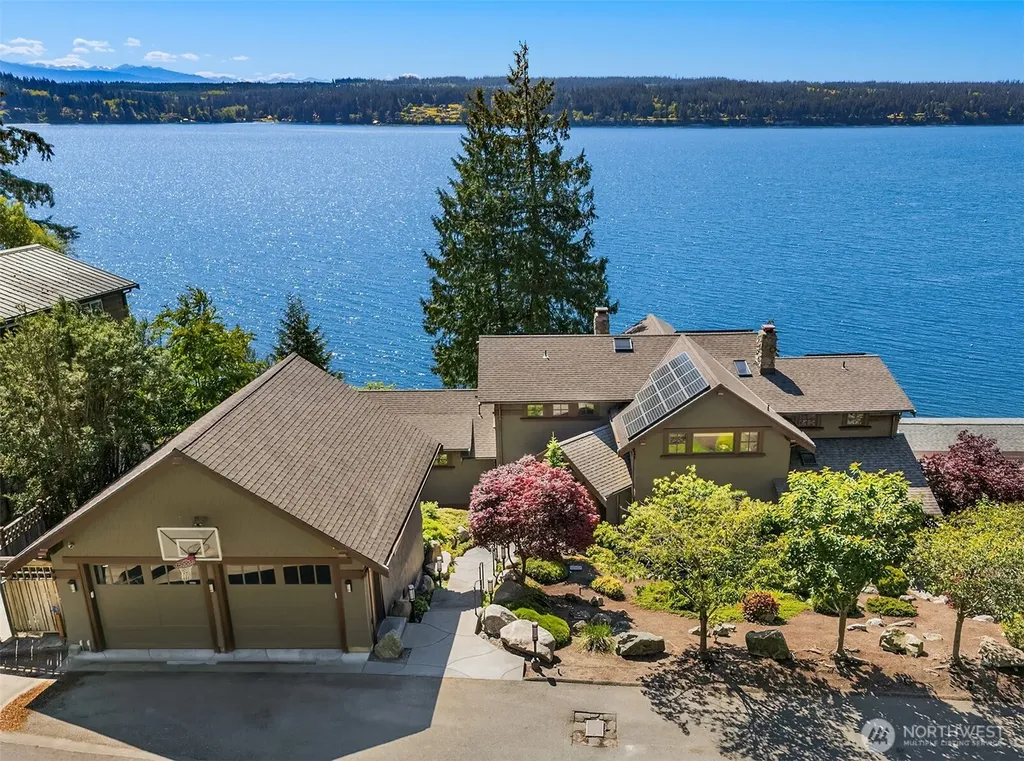 4174 Beach Drive Freeland WA 98249