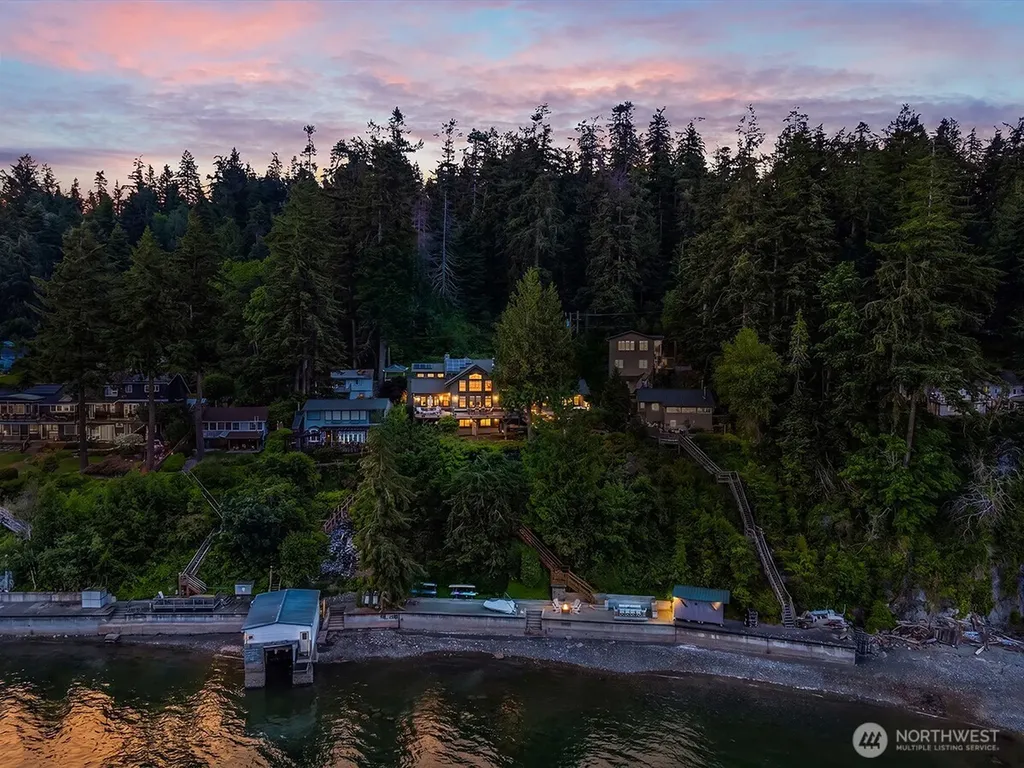 4174 Beach Drive Freeland WA 98249