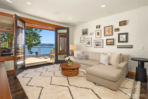4174 Beach Drive Freeland WA 98249