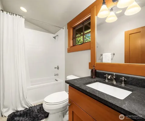 4174 Beach Drive Freeland WA 98249