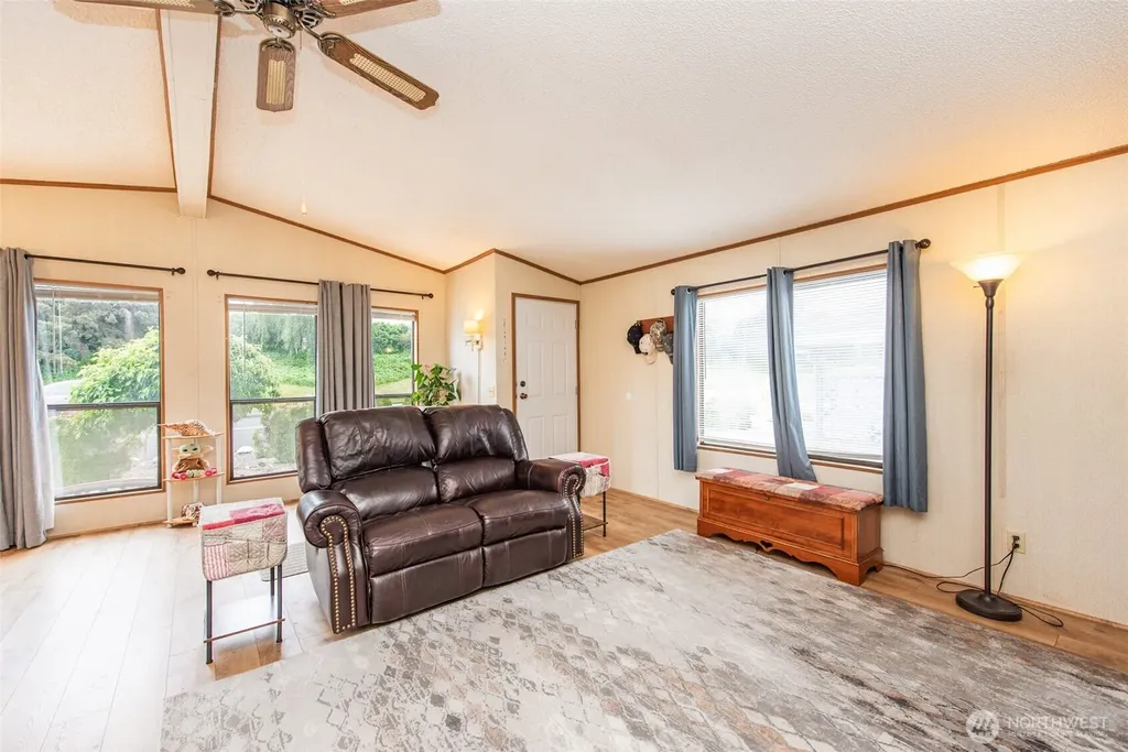 325 N 5th Avenue #10 Sequim WA 98382