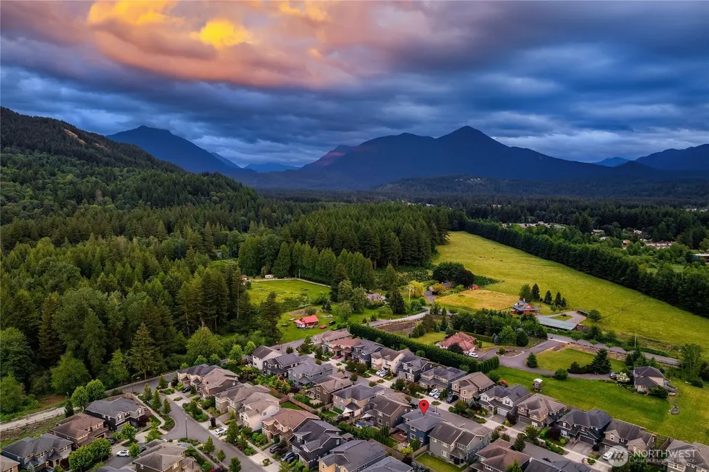 336 Zemp Way NE North Bend WA 98045