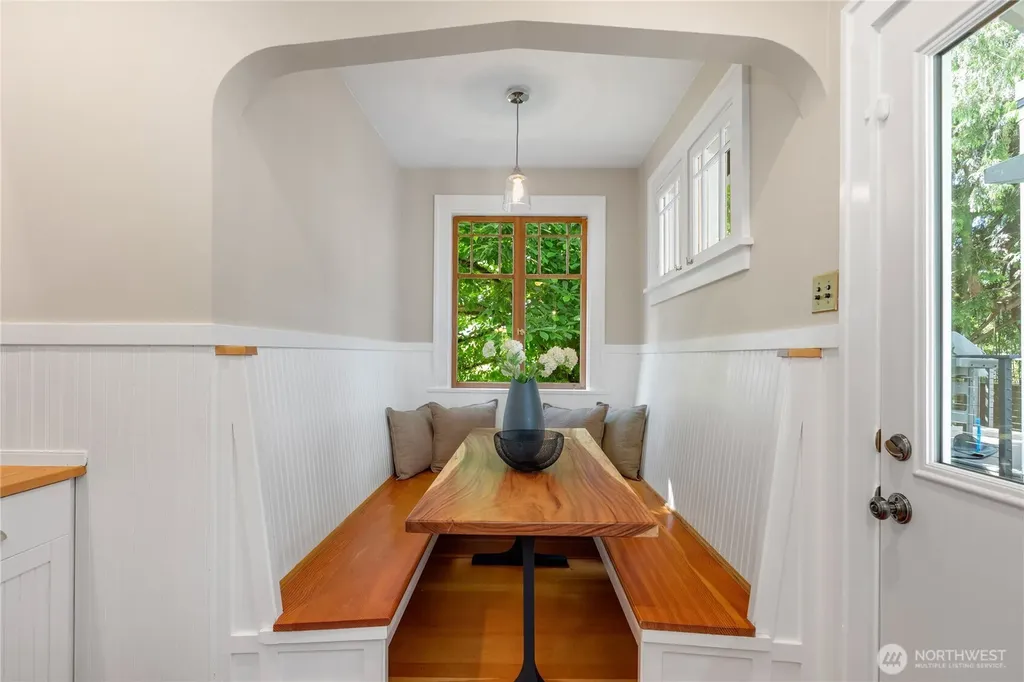 3929 Ashworth Avenue N Seattle WA 98103