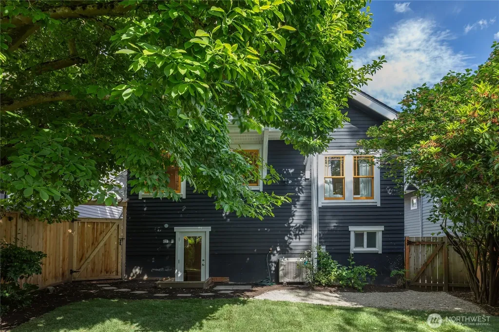 3929 Ashworth Avenue N Seattle WA 98103