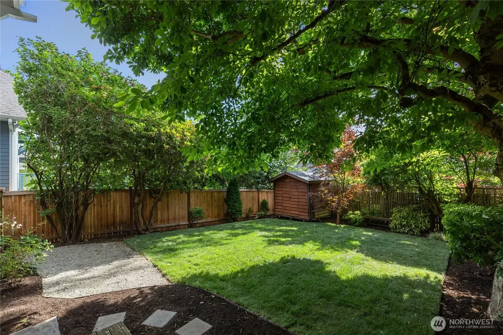3929 Ashworth Avenue N Seattle WA 98103