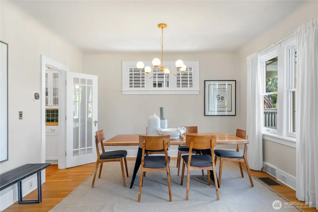 3929 Ashworth Avenue N Seattle WA 98103