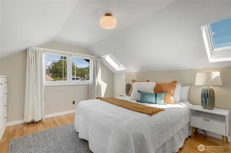 3929 Ashworth Avenue N Seattle WA 98103