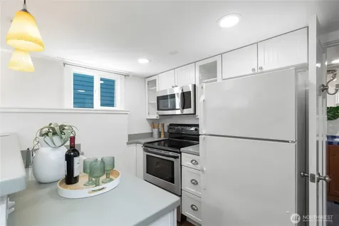 3929 Ashworth Avenue N Seattle WA 98103