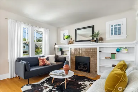 3929 Ashworth Avenue N Seattle WA 98103