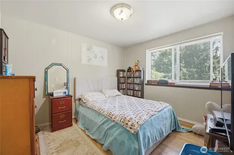 18824 Midvale Avenue N Shoreline WA 98133