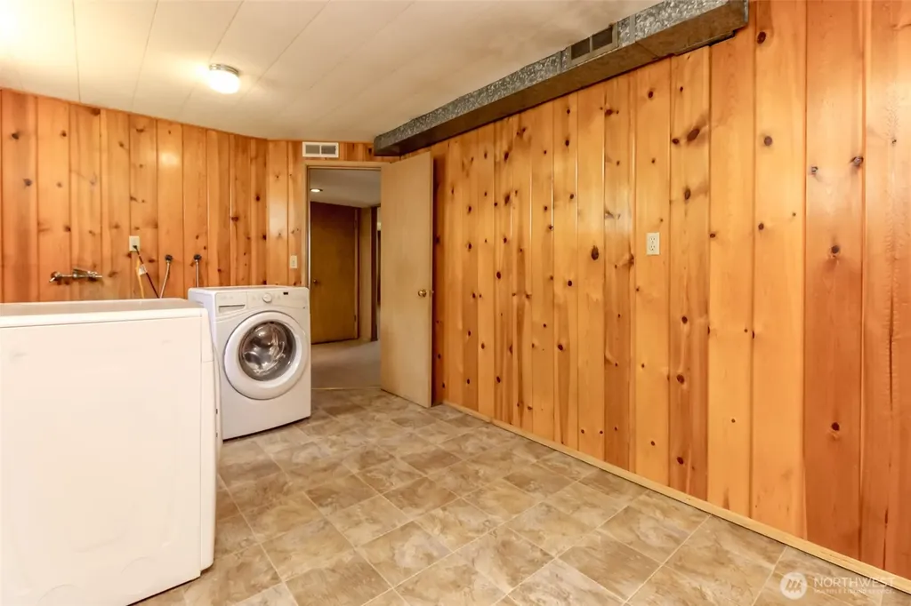 5127 S Hazel Street Seattle WA 98178