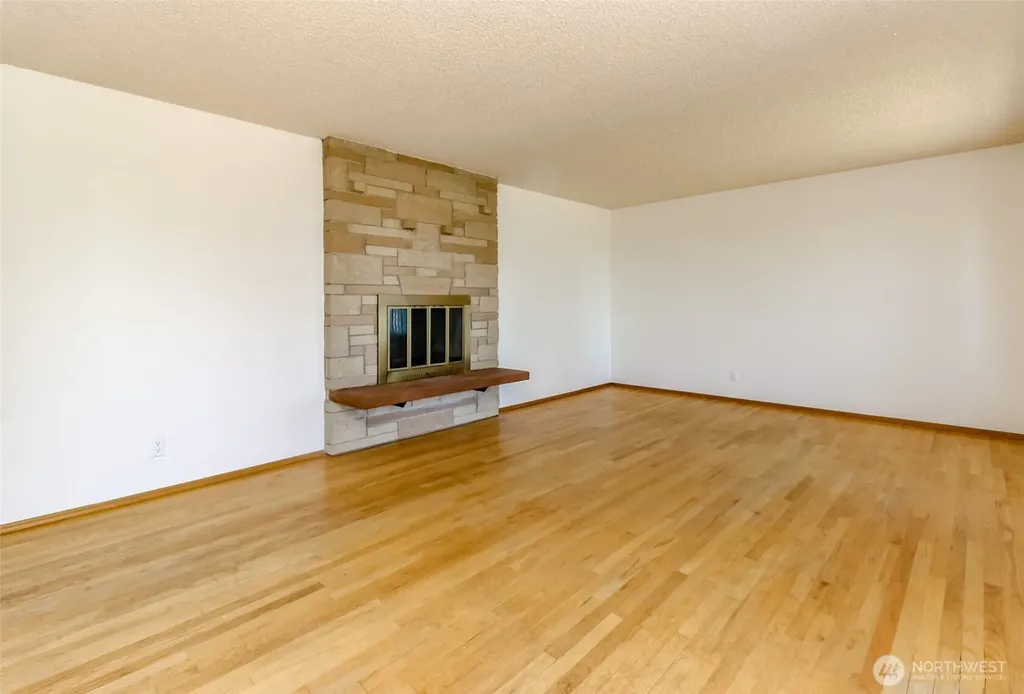 5127 S Hazel Street Seattle WA 98178