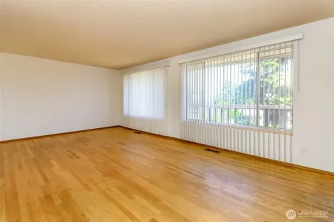 5127 S Hazel Street Seattle WA 98178