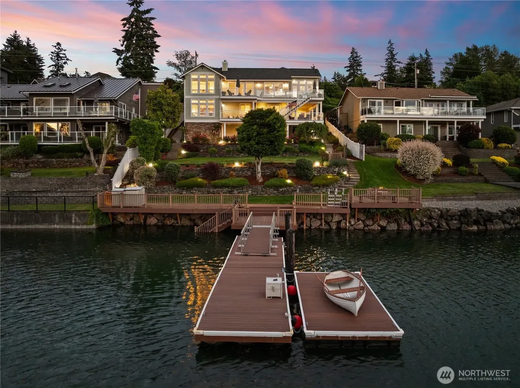 7804 Ray Nash Drive NW Gig Harbor WA 98335