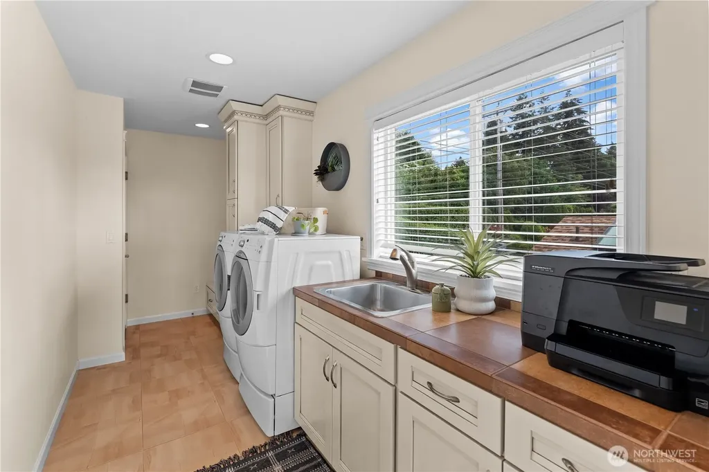 7804 Ray Nash Drive NW Gig Harbor WA 98335