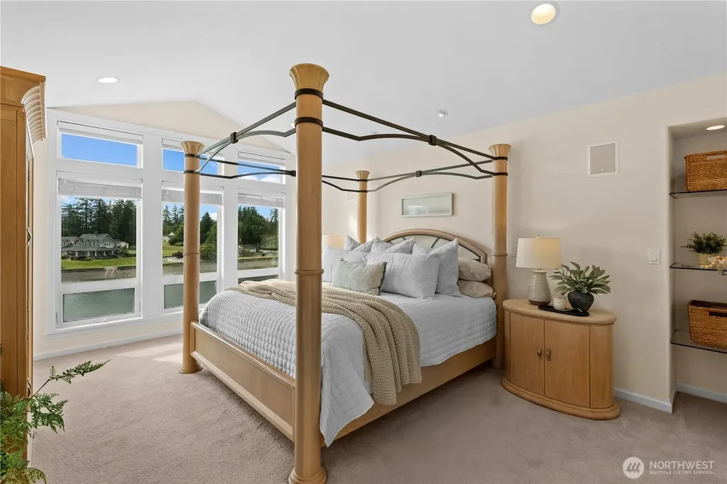 7804 Ray Nash Drive NW Gig Harbor WA 98335