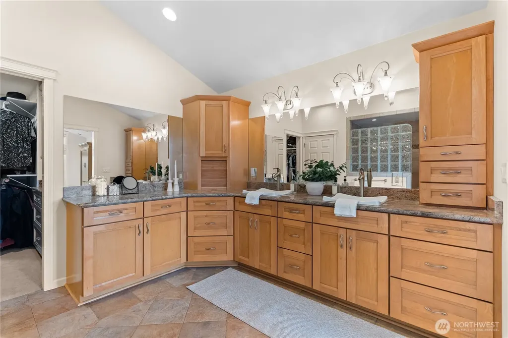7804 Ray Nash Drive NW Gig Harbor WA 98335