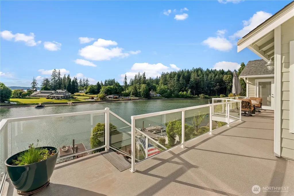 7804 Ray Nash Drive NW Gig Harbor WA 98335