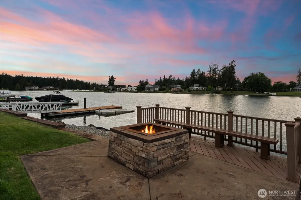 7804 Ray Nash Drive NW Gig Harbor WA 98335