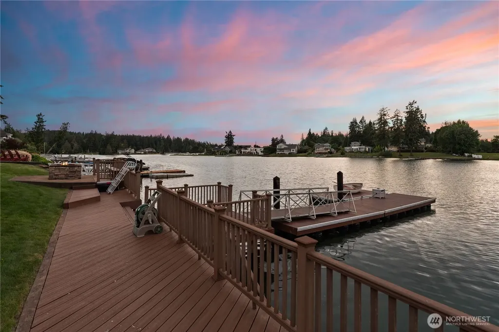 7804 Ray Nash Drive NW Gig Harbor WA 98335