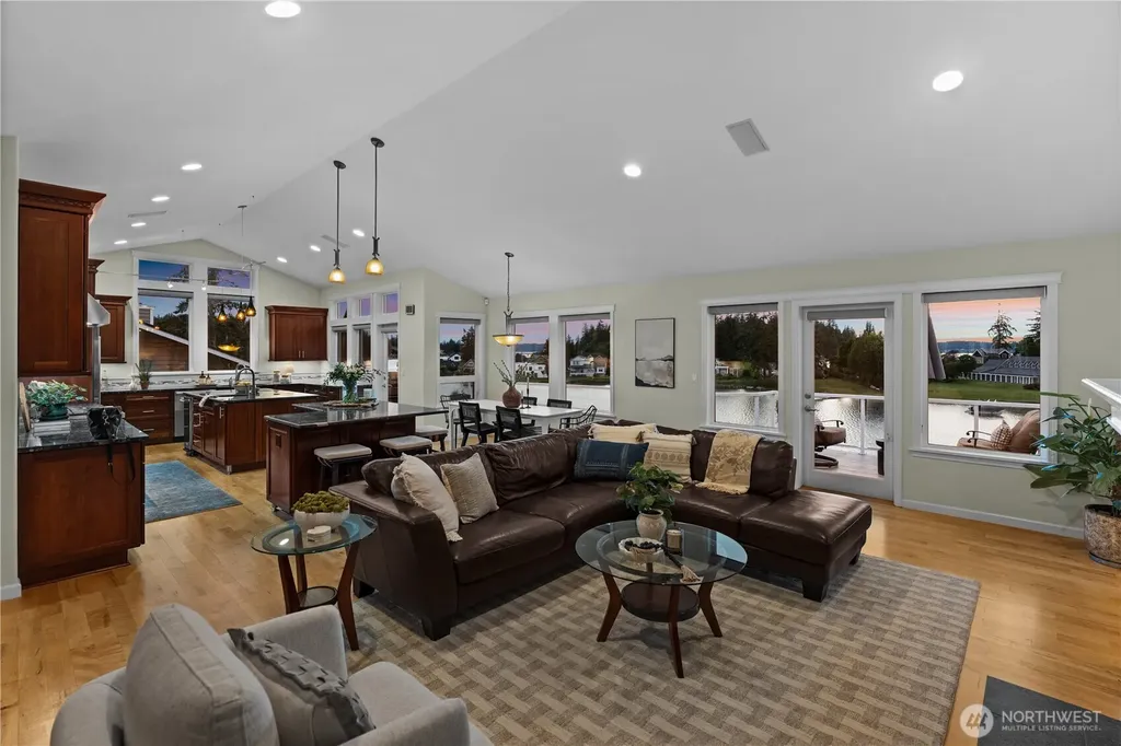 7804 Ray Nash Drive NW Gig Harbor WA 98335