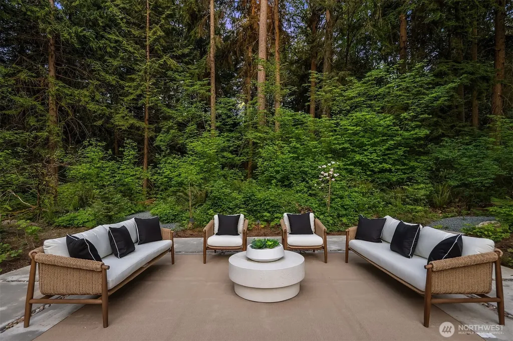 12284 196th Avenue NE Redmond WA 98053