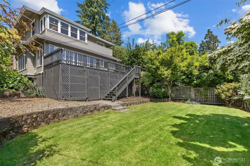938 18th Avenue E Seattle WA 98112