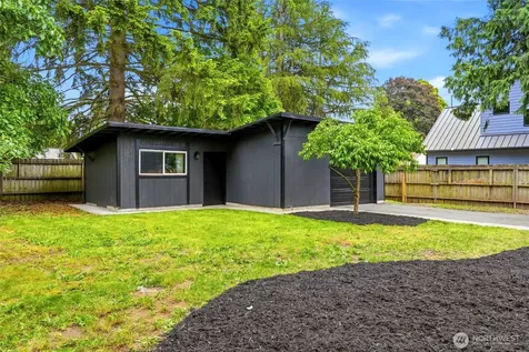 15822 26th Avenue NE Shoreline WA 98155