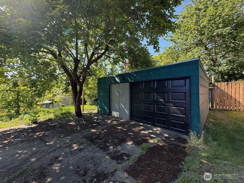 3526 S Bennett Street Seattle WA 98118