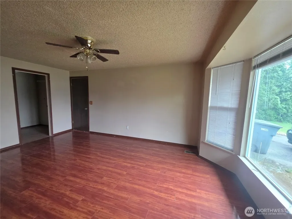 7880 Oxbow Avenue NE Bremerton WA 98311