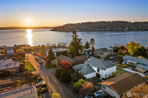 814 N 32nd Street Renton WA 98056
