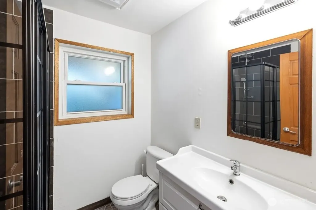 10312 Wallingford Avenue N Seattle WA 98133