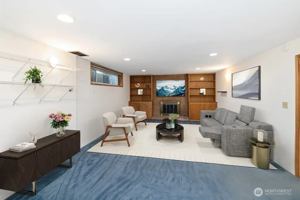 10312 Wallingford Avenue N Seattle WA 98133
