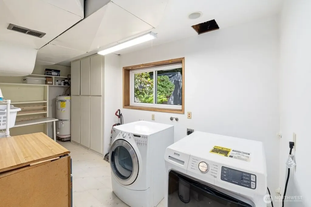 10312 Wallingford Avenue N Seattle WA 98133