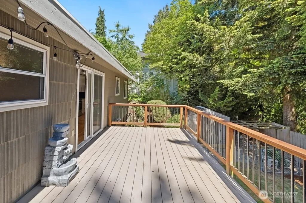 10312 Wallingford Avenue N Seattle WA 98133
