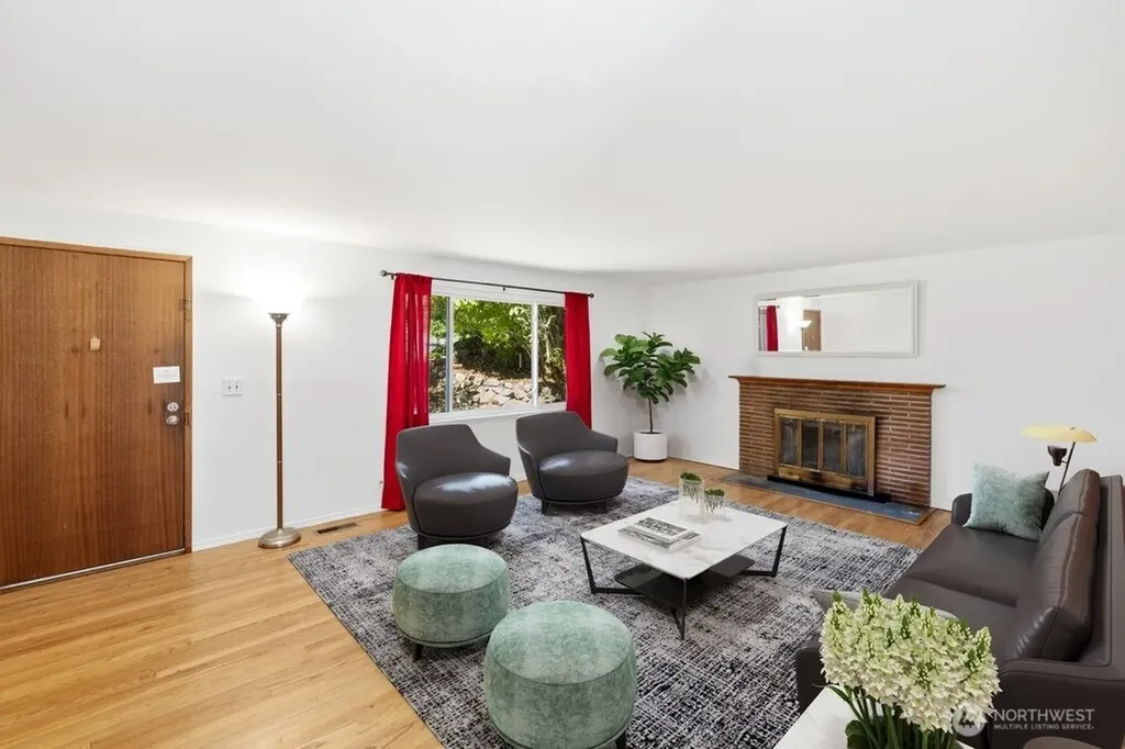 10312 Wallingford Avenue N Seattle WA 98133