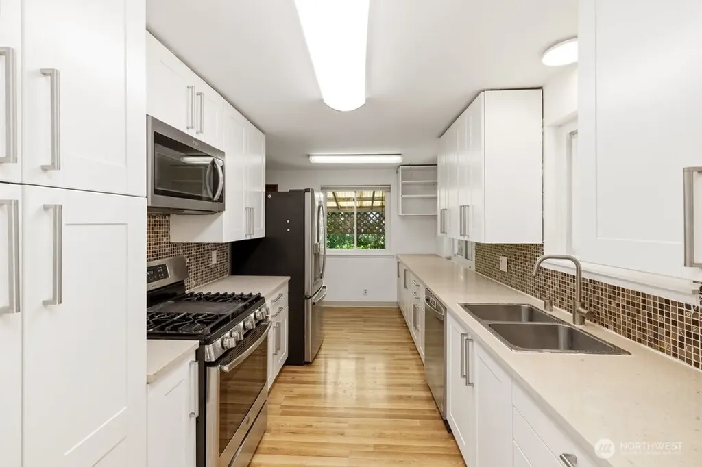10312 Wallingford Avenue N Seattle WA 98133